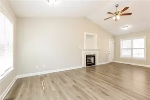 1107 Foxhaven Dr, Greensboro, NC 27455 - Photo 6