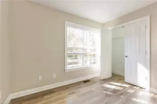 1107 Foxhaven Dr, Greensboro, NC 27455 - Photo 10