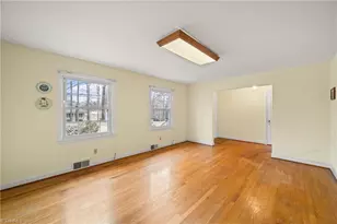 813 Country Ln, Winston-Salem, NC 27107 - Photo 6