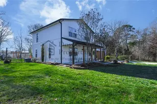 312 Ray Lanning Rd, Wallburg, NC 27107 - Photo 2