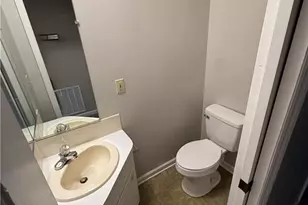 1018 Cedar Pl Ct, Winston-Salem, NC 27107 - Photo 4