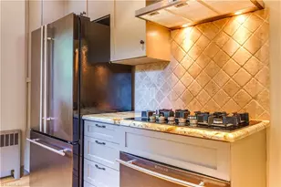 203 Elmwood Dr, Greensboro, NC 27408 - Photo 8