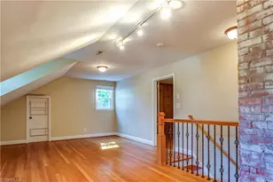 203 Elmwood Dr, Greensboro, NC 27408 - Photo 24