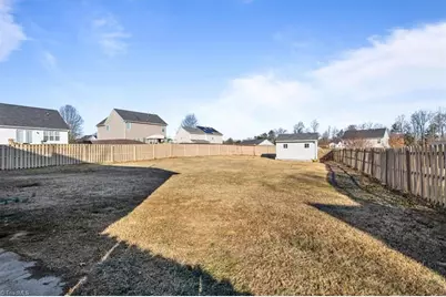 305 Carter Ridge Drive, Reidsville, NC 27320 - Photo 2