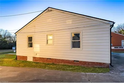 624 W Harrison Street, Reidsville, NC 27320 - Photo 6