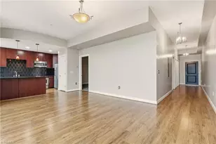 201 N Elm St, Greensboro, NC 27401 - Photo 10