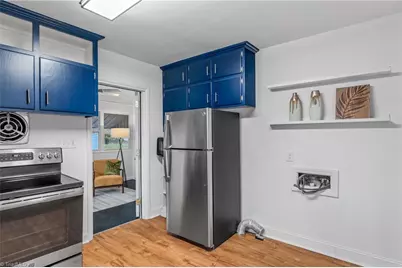 3015 Dellwood Drive, Greensboro, NC 27408 - Photo 16