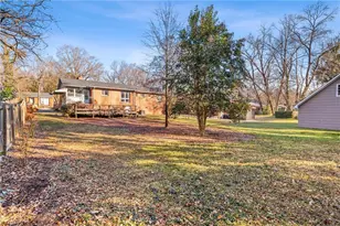 3015 Dellwood Dr, Greensboro, NC 27408 - Photo 38