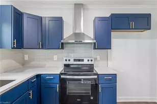 208 Warner St, Thomasville, NC 27360 - Photo 14