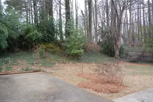 807 Plummer Dr, Greensboro, NC 27410 - Photo 14