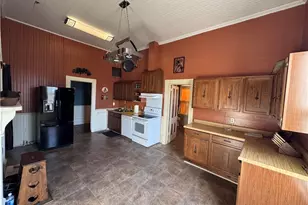 911 E St, North Wilkesboro, NC 28659 - Photo 10