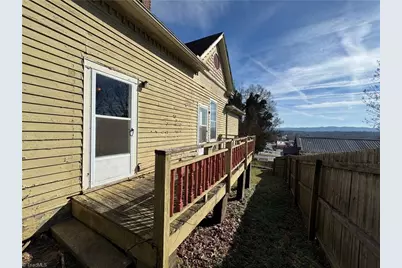 911 E Street, North Wilkesboro, NC 28659 - Photo 16