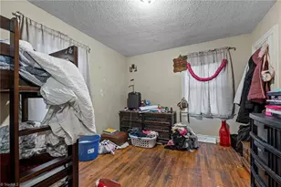 910 Omaha St, Greensboro, NC 27406 - Photo 8