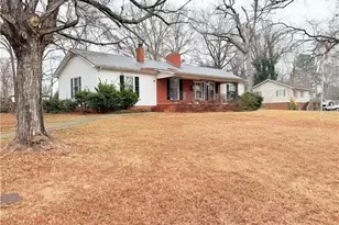 200 Royal Oaks St, Thomasville, NC 27360 - Photo 4