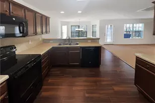 2102 Longburn Dr, Kernersville, NC 27284 - Photo 2