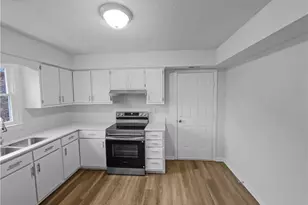 5712 Landerwood Dr, Greensboro, NC 27405 - Photo 2