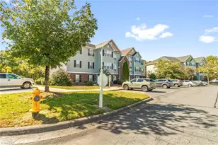 1620 Cherry Blossom Ln, Winston-Salem, NC 27127 - Photo 2