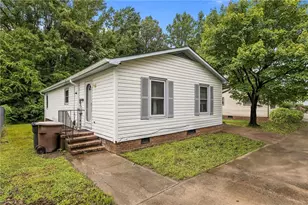 2036 Willow Rd, Greensboro, NC 27406 - Photo 2