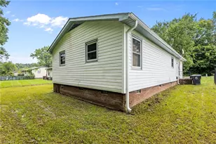 2036 Willow Rd, Greensboro, NC 27406 - Photo 4