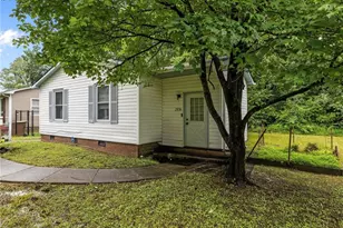 2036 Willow Rd, Greensboro, NC 27406 - Photo 6