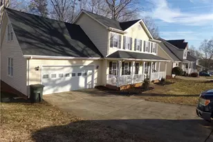 626 Creekridge Dr, Eden, NC 27288 - Photo 2