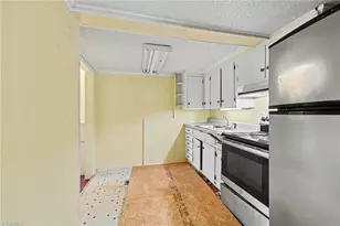 3504 Brevard St, Greensboro, NC 27407 - Photo 10