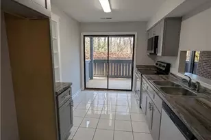 2807 Treestead Cir, Greensboro, NC 27410 - Photo 8