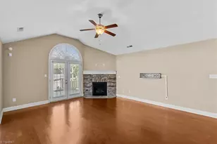 4250 Plantation Ridge Ln, Greensboro, NC 27409 - Photo 6