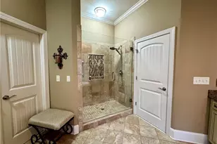 5563 Foxgate Cir, Winston-Salem, NC 27106 - Photo 12