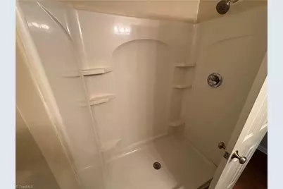 4700 Pennoak Lane #E, Greensboro, NC 27407 - Photo 8