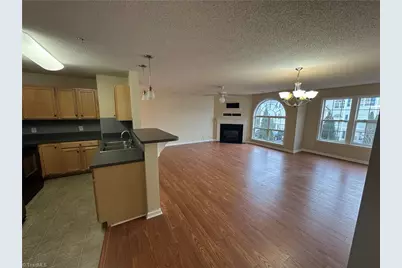 4700 Pennoak Lane #E, Greensboro, NC 27407 - Photo 4