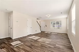 3910 Copperfield Ct, High Point, NC 27455 - Photo 10