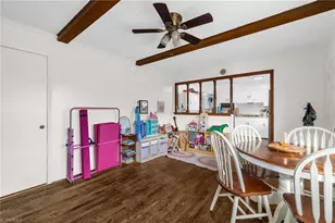 1402 Wayside Dr, Greensboro, NC 27405 - Photo 16