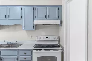 4201 Edith Ln, Greensboro, NC 27409 - Photo 10