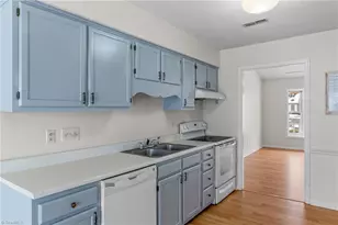 4201 Edith Ln, Greensboro, NC 27409 - Photo 12