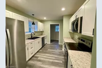 319 E 3rd Ave Extension, Lexington, NC 27292 - Photo 4