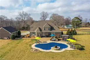 218 Beauchamp Rd, Advance, NC 27006 - Photo 2