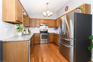 310 Idolbrook Dr, Greensboro, NC 27406 - Photo 4