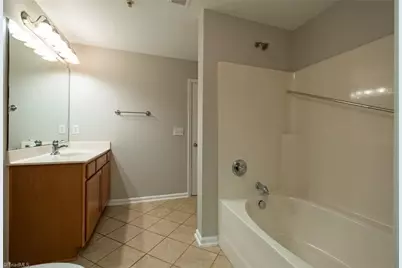 7104-106 Friendly Avenue, Greensboro, NC 27410 - Photo 22