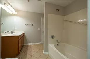 7104-106 Friendly Ave, Greensboro, NC 27410 - Photo 22
