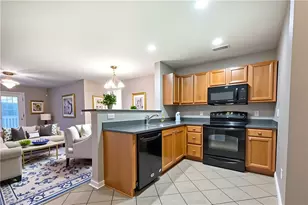 7104-106 Friendly Ave, Greensboro, NC 27410 - Photo 2