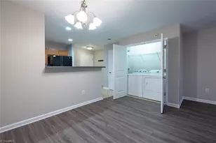 7104-106 Friendly Ave, Greensboro, NC 27410 - Photo 14