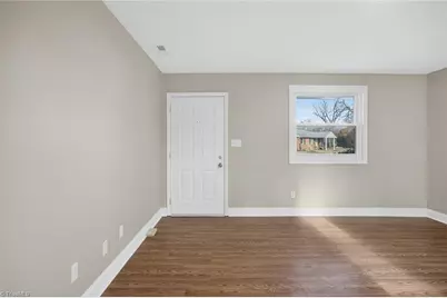 2403 Madre Place, Greensboro, NC 27406 - Photo 4