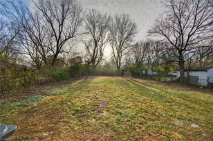 2403 Madre Pl, Greensboro, NC 27406 - Photo 18