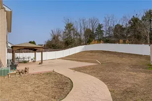 929 Big Creek Ct, High Point, NC 27265 - Photo 30