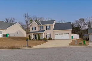 929 Big Creek Ct, High Point, NC 27265 - Photo 2