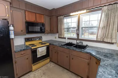 4530 Burwell Road, Winston-Salem, NC 27107 - Photo 8