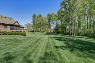 208 Lakeshore Dr, Reidsville, NC 27320 - Photo 40