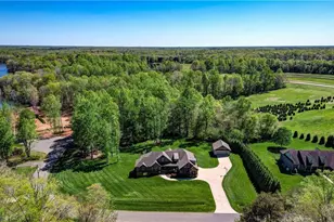 208 Lakeshore Dr, Reidsville, NC 27320 - Photo 6