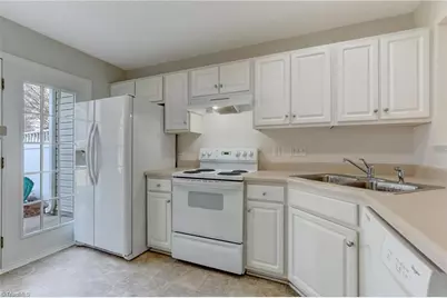 1140 Parsons Place, Greensboro, NC 27410 - Photo 8